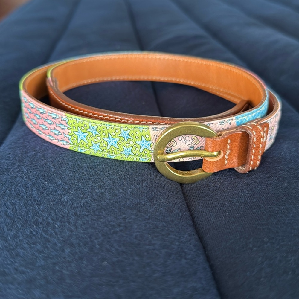 Vineyard Vines belt size S